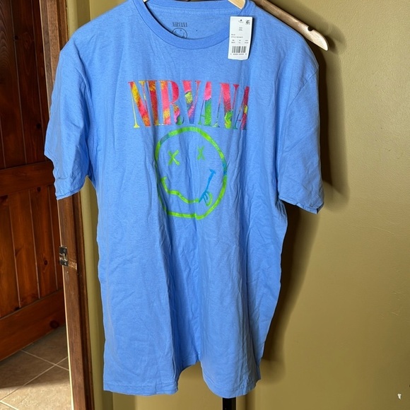NWT Nirvana Women's Short-Sleeve Neon Smile Boyfriend Graphic Tee Size 2XL - Picture 1 of 4